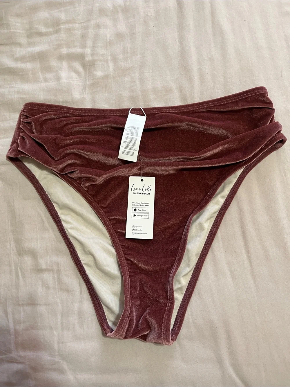 Cupshe soft velvet